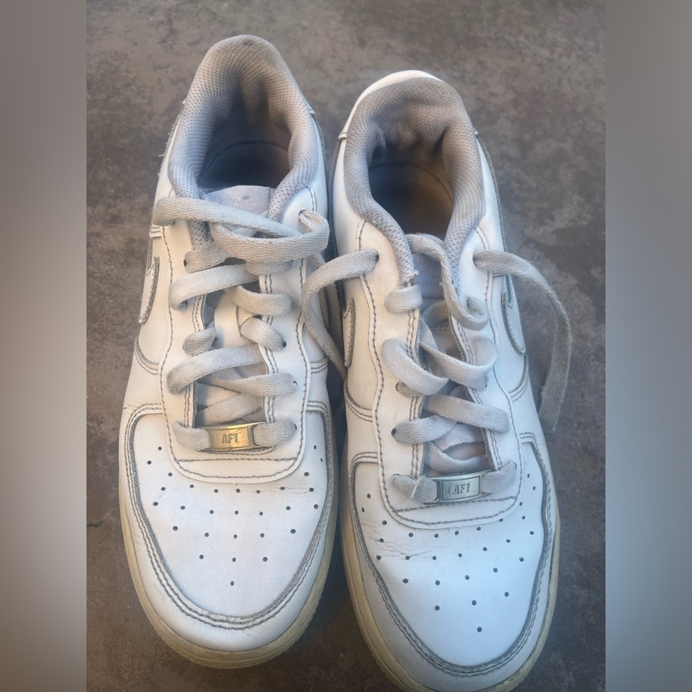 Nike Air Force one size 7Y or size 9 womans - Picture 2 of 8